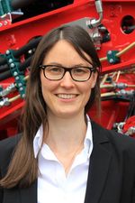 Sabina Buchner - Marketing und Kommunikation bei HOLMER Maschinenbau